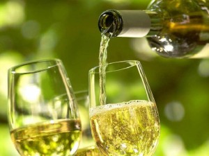 Белое вино - в чем его польза для здоровья?
